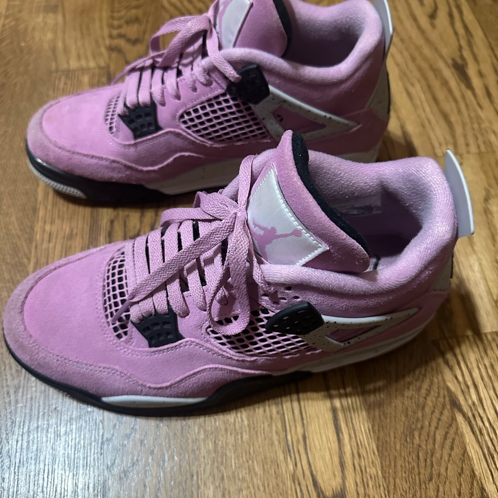 Air Jordan 4 Retro Orchid Women’s 10.5 Men’s 9